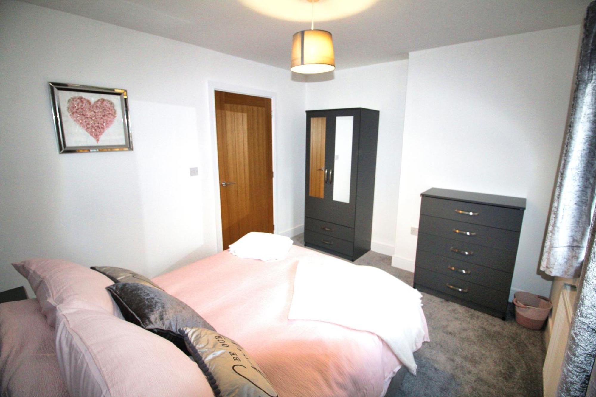 Rotherham - Rawmarsh - Great Customer Feedback - 2 Bed Bungalow - New Build - High End Furnishings - Wheel Chair Accessible - Large Enclosed Garden - Dog Friendly Luaran gambar