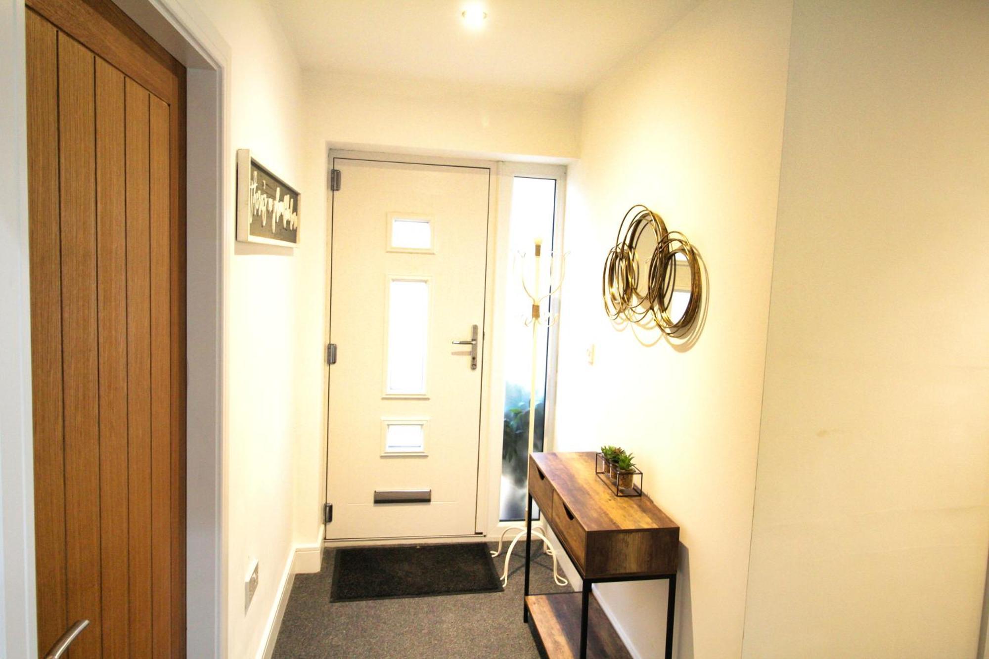 Rotherham - Rawmarsh - Great Customer Feedback - 2 Bed Bungalow - New Build - High End Furnishings - Wheel Chair Accessible - Large Enclosed Garden - Dog Friendly Luaran gambar