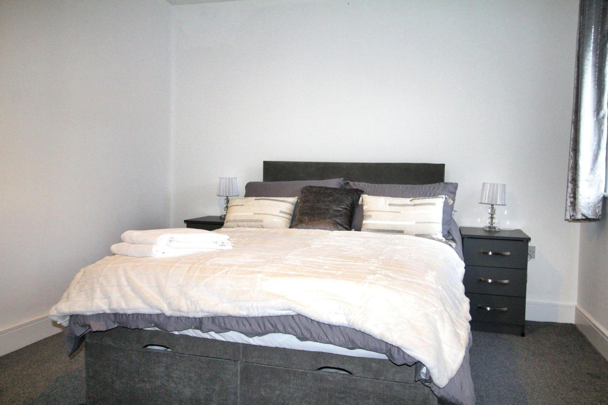 Rotherham - Rawmarsh - Great Customer Feedback - 2 Bed Bungalow - New Build - High End Furnishings - Wheel Chair Accessible - Large Enclosed Garden - Dog Friendly Luaran gambar