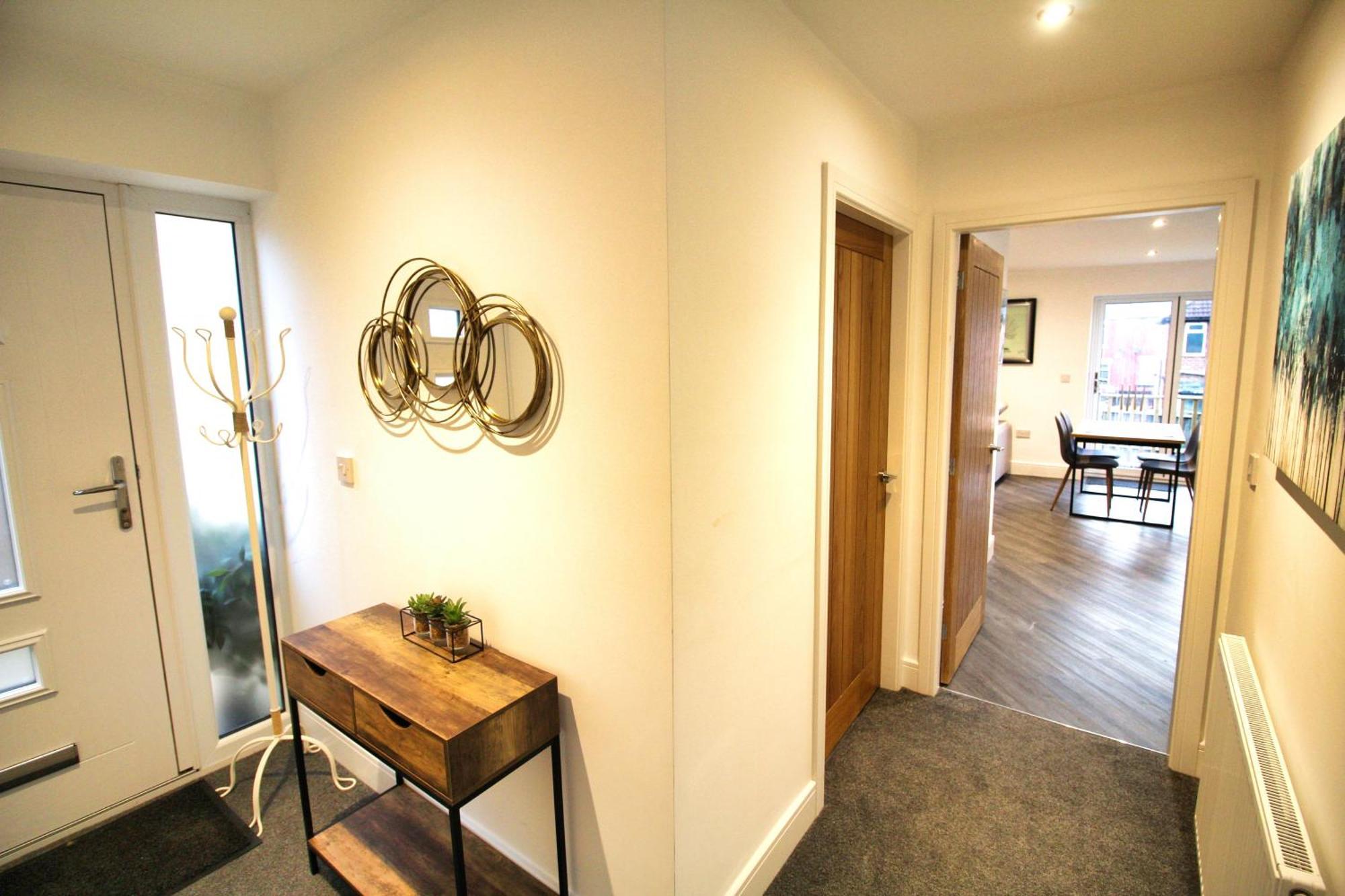 Rotherham - Rawmarsh - Great Customer Feedback - 2 Bed Bungalow - New Build - High End Furnishings - Wheel Chair Accessible - Large Enclosed Garden - Dog Friendly Luaran gambar