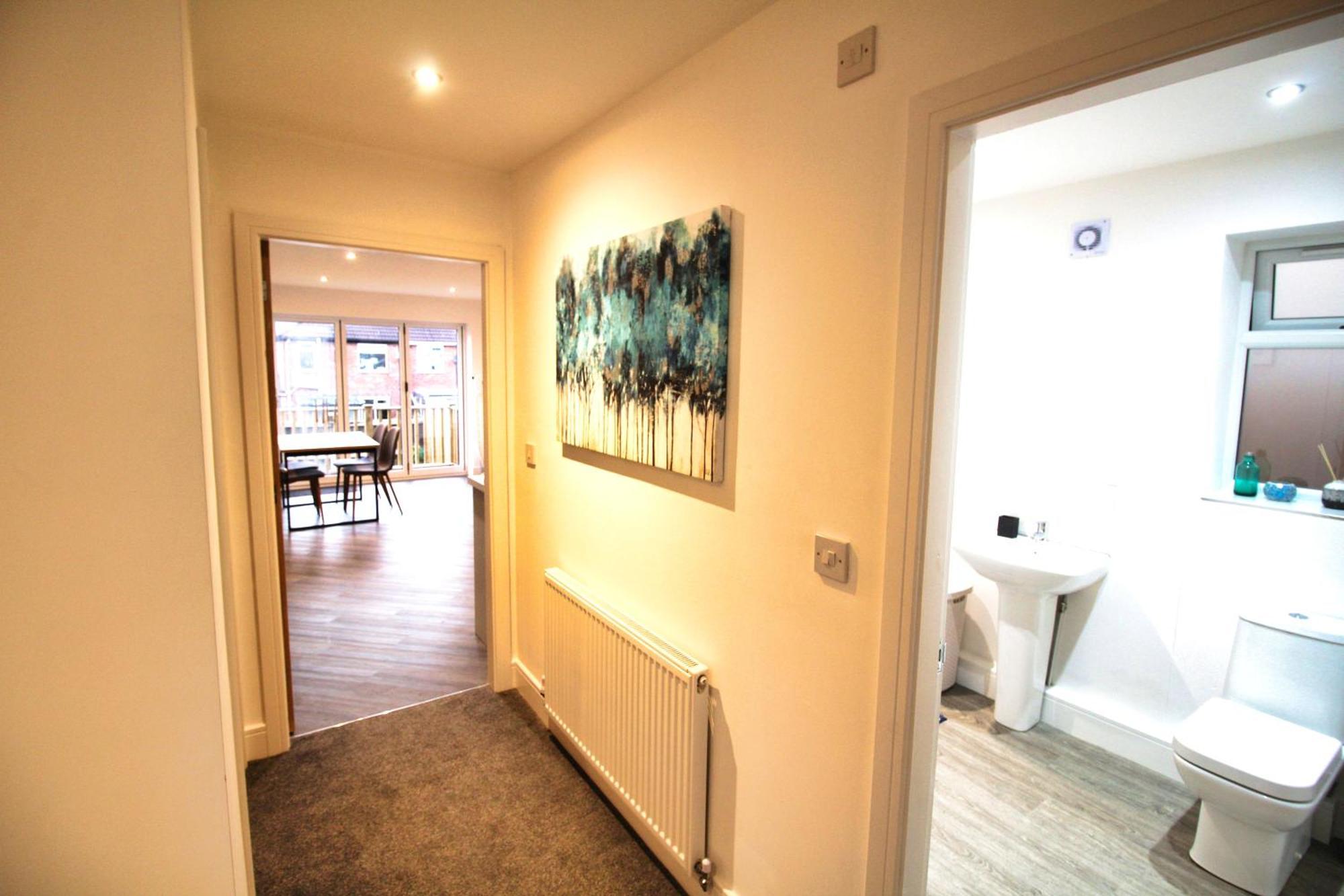 Rotherham - Rawmarsh - Great Customer Feedback - 2 Bed Bungalow - New Build - High End Furnishings - Wheel Chair Accessible - Large Enclosed Garden - Dog Friendly Luaran gambar
