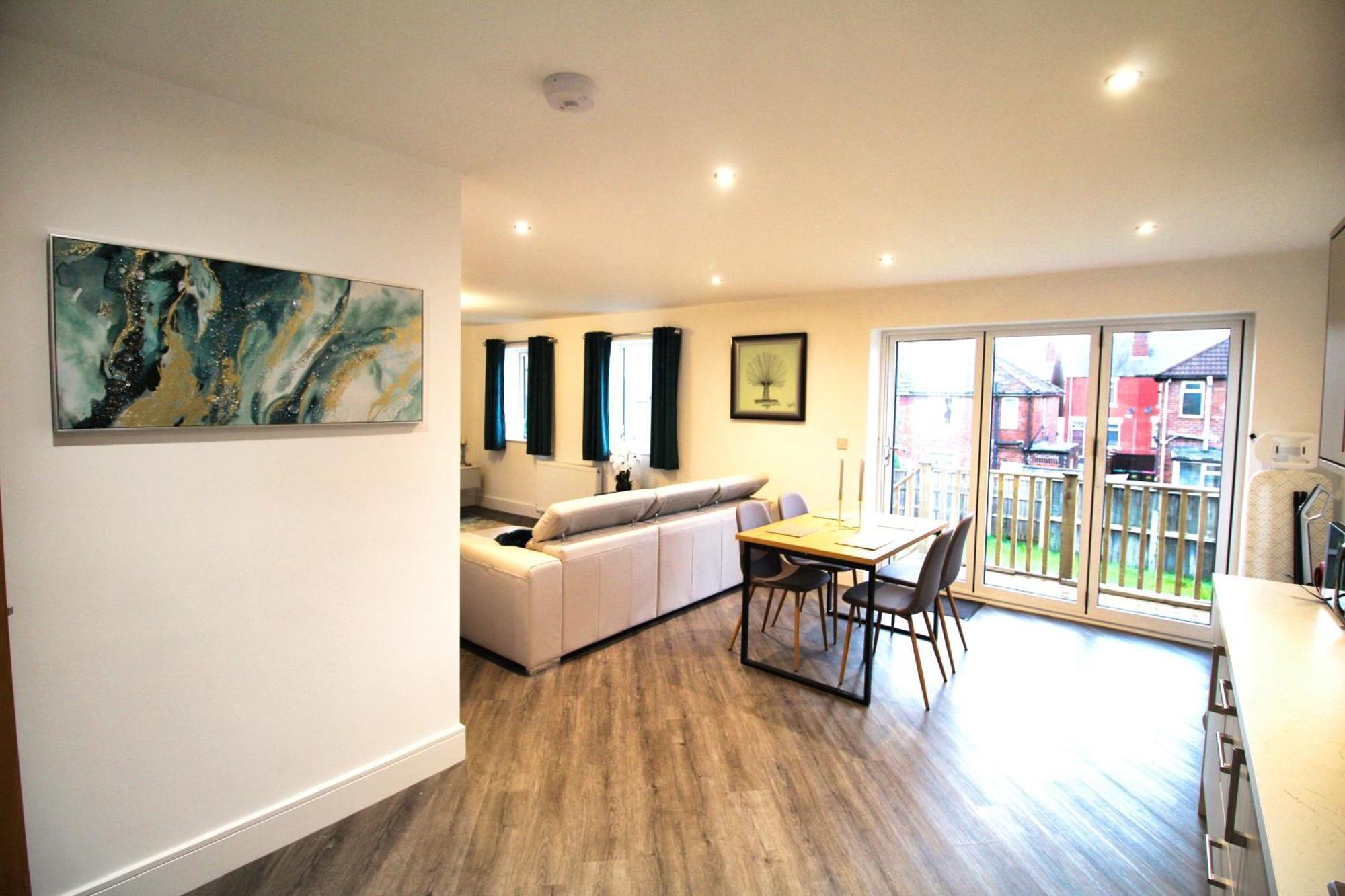 Rotherham - Rawmarsh - Great Customer Feedback - 2 Bed Bungalow - New Build - High End Furnishings - Wheel Chair Accessible - Large Enclosed Garden - Dog Friendly Luaran gambar